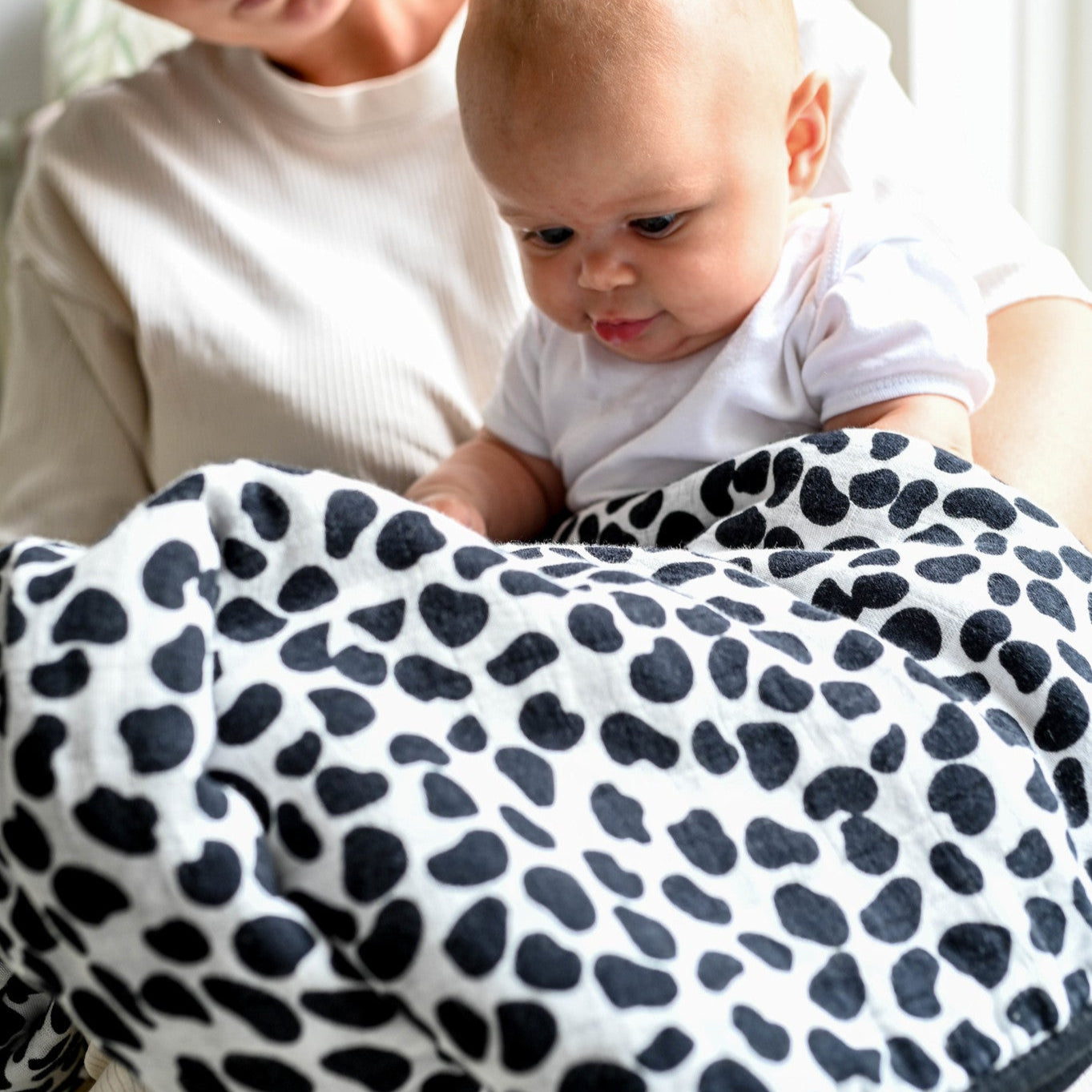 Etta Loves | Reversible Animal Print Blanket | Newborn to 4 months / 5+ months
