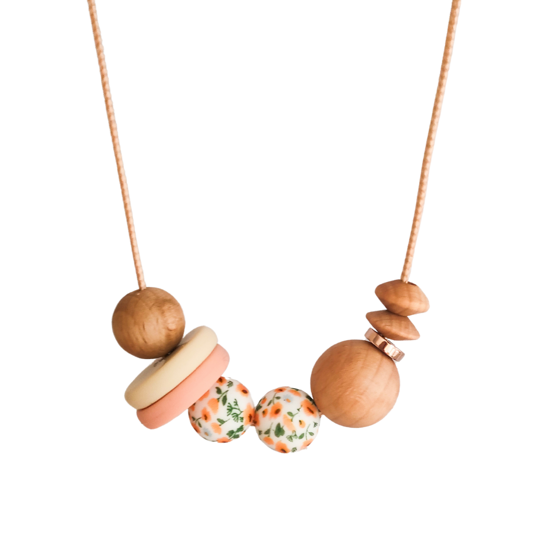 The Petal Simple Balance Necklace